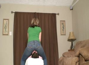 вуаеризм с женским доминированием через джинсы